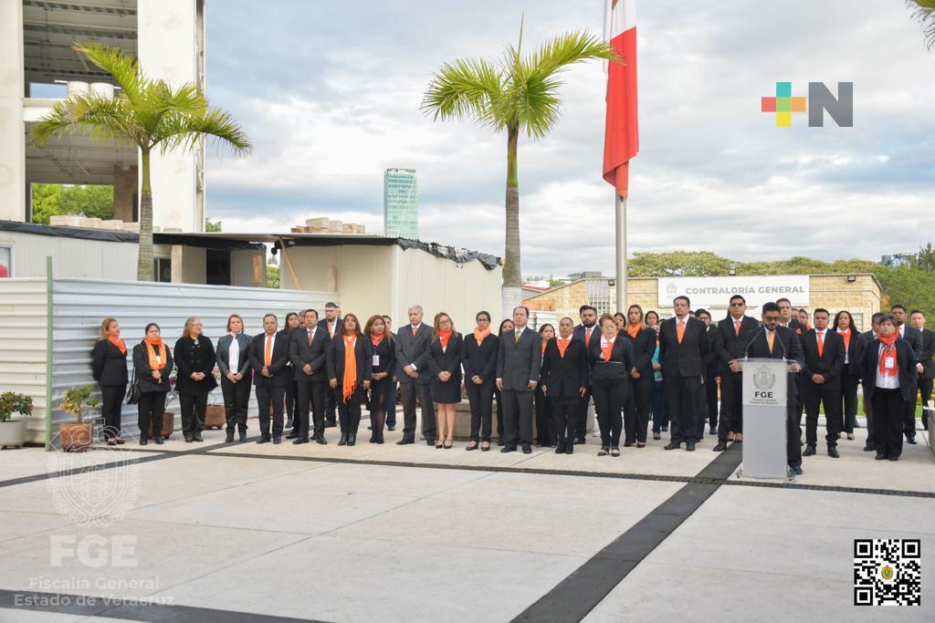 Fiscal General encabeza ceremonia de honores a la bandera