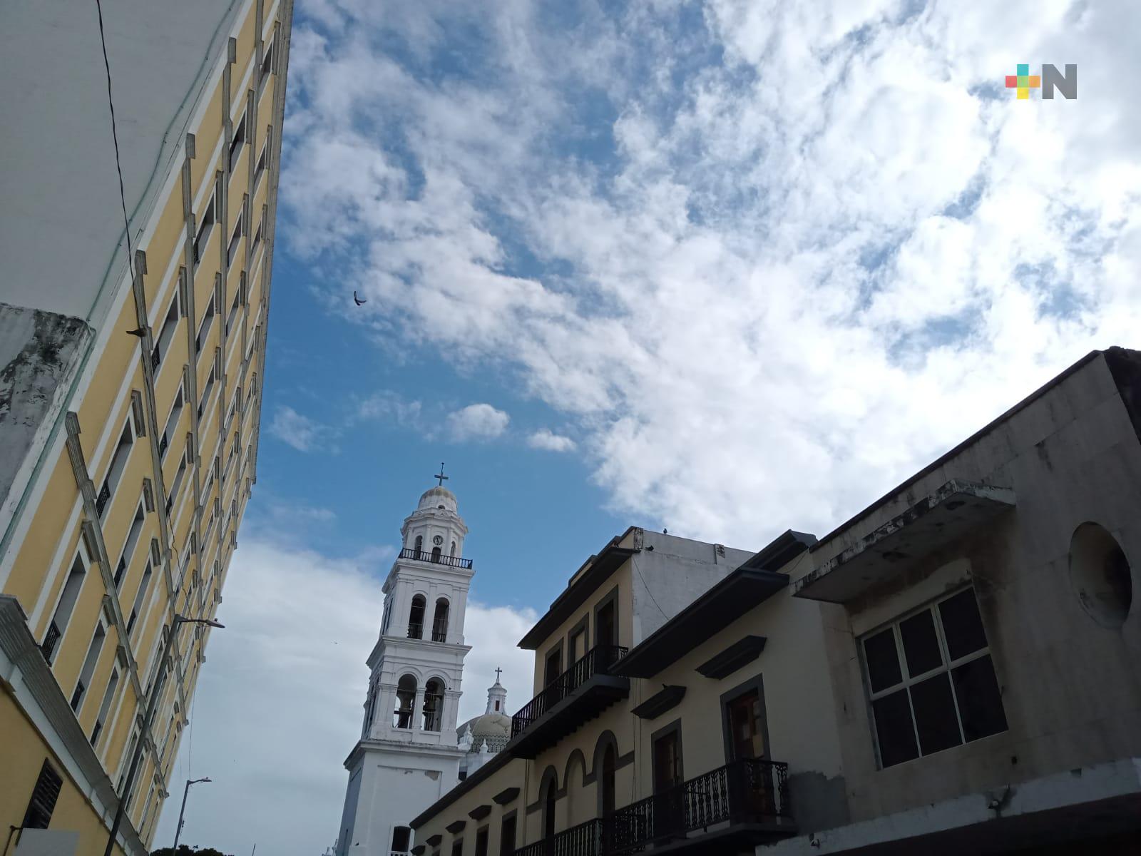 Viento del norte este lunes y martes, con cielo medio nublado en el puerto