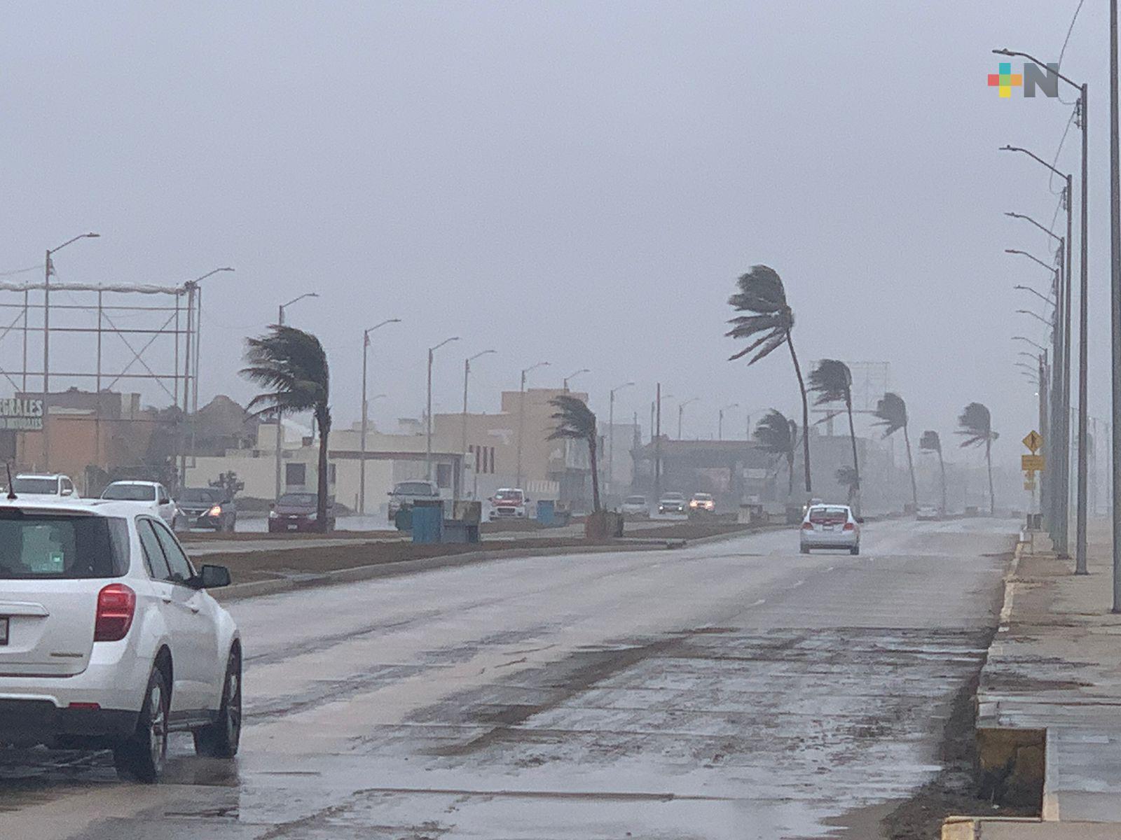 En Coatzacoalcos mantienen alerta gris por Frente frío #10