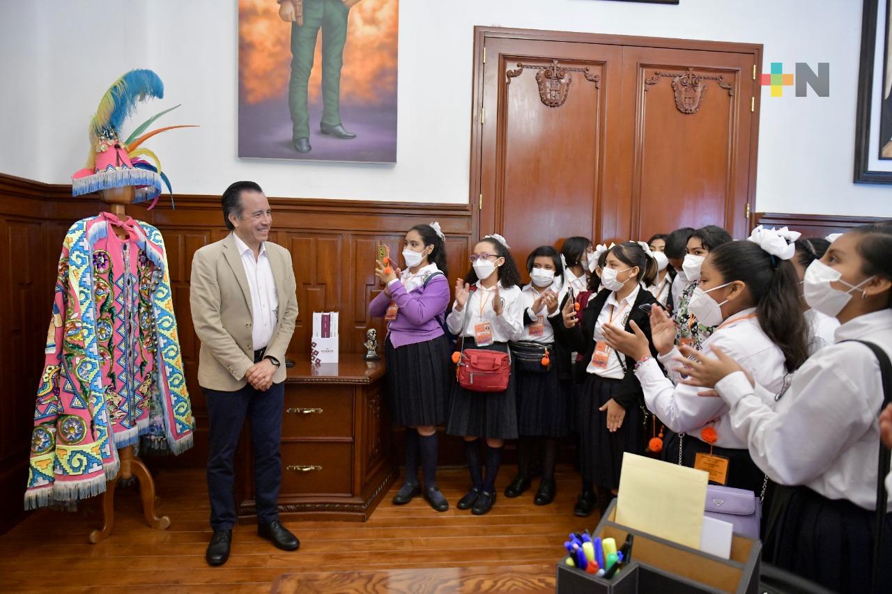 Recibe Gobernador a estudiantes de excelencia académica; realizan la Ruta de la Insurgencia