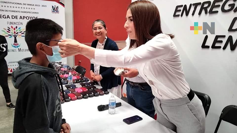 Entregó DIF  lentes a adultos mayores e infantes en Yanga