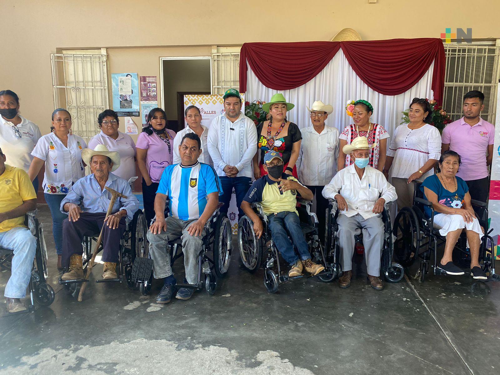 Entregan aparatos funcionales a ciudadanos vulnerables de Tres Valles