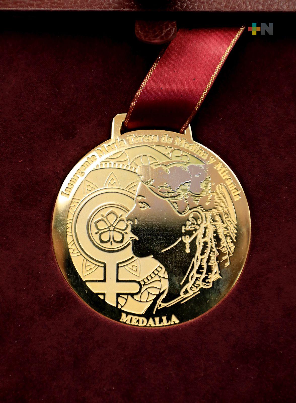 Presentan convocatoria a la medalla «María Teresa de Medina y Miranda»