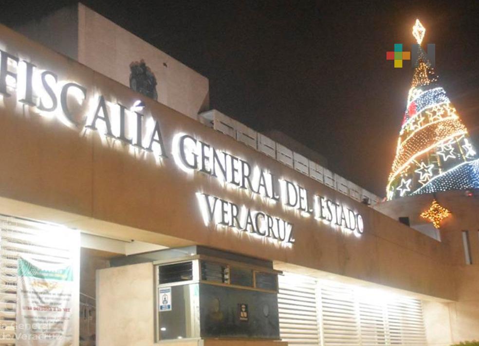 Encienden el árbol de Navidad en Fiscalía General del Estado