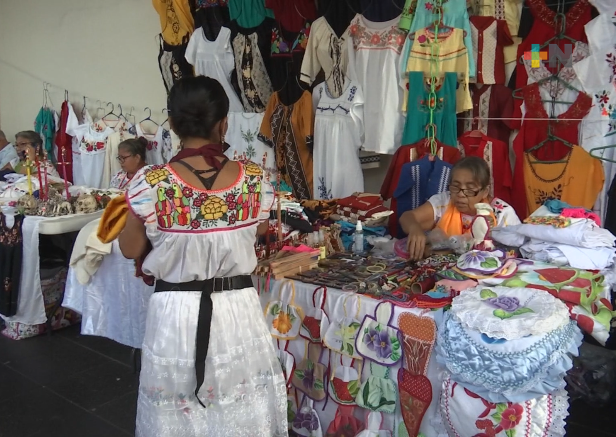 Hasta el 17 de noviembre se podrán adquirir artesanías en bajos del palacio de gobierno