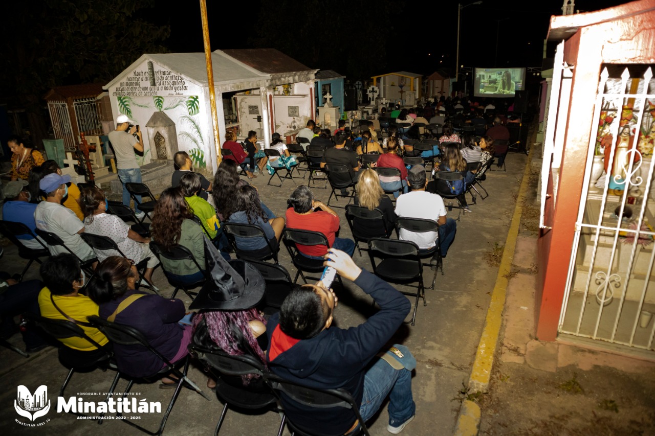 Concluye con éxito cine de miedo en Minatitlán