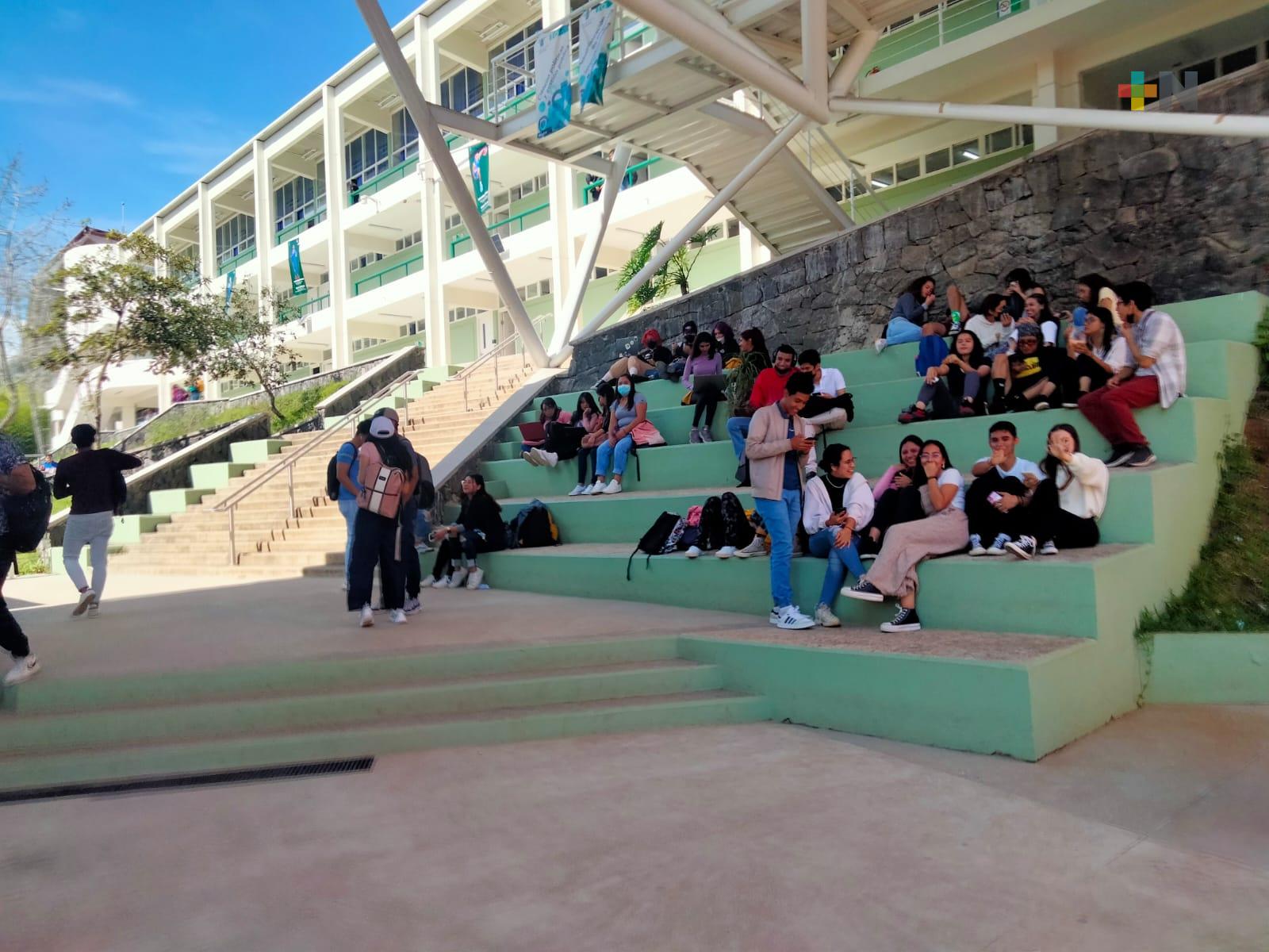 Instalarán dispensador de condones en FCAS de la UV