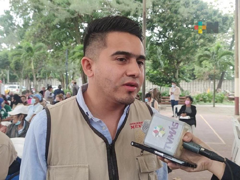 Realiza Bienestar operativo de pago asistido de pensiones en Coatzacoalcos