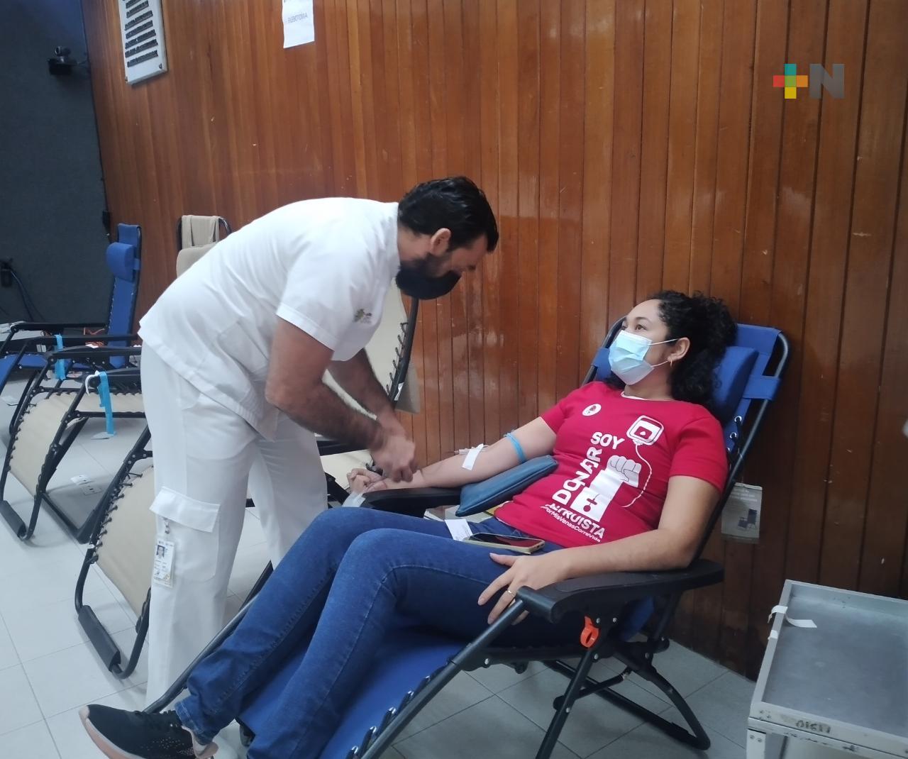Fomentan donación de sangre altruista en comunidad de la UV región Veracruz