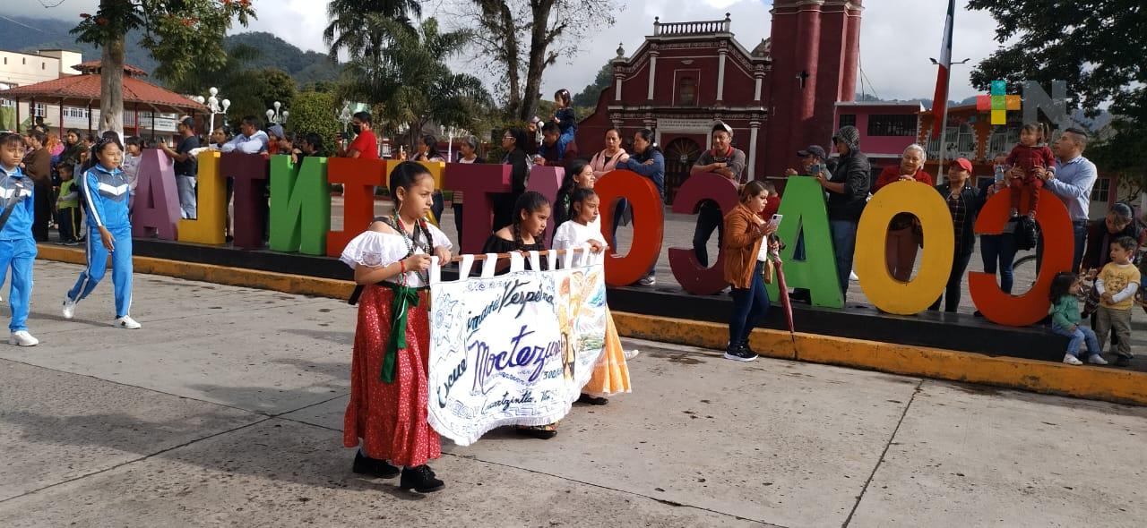Llevan a cabo desfile deportivo en Coacoatzintla
