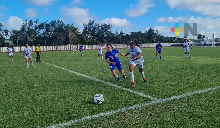 Intensa actividad para Halcones UV, en futbol, futbol femenil y futbol americano