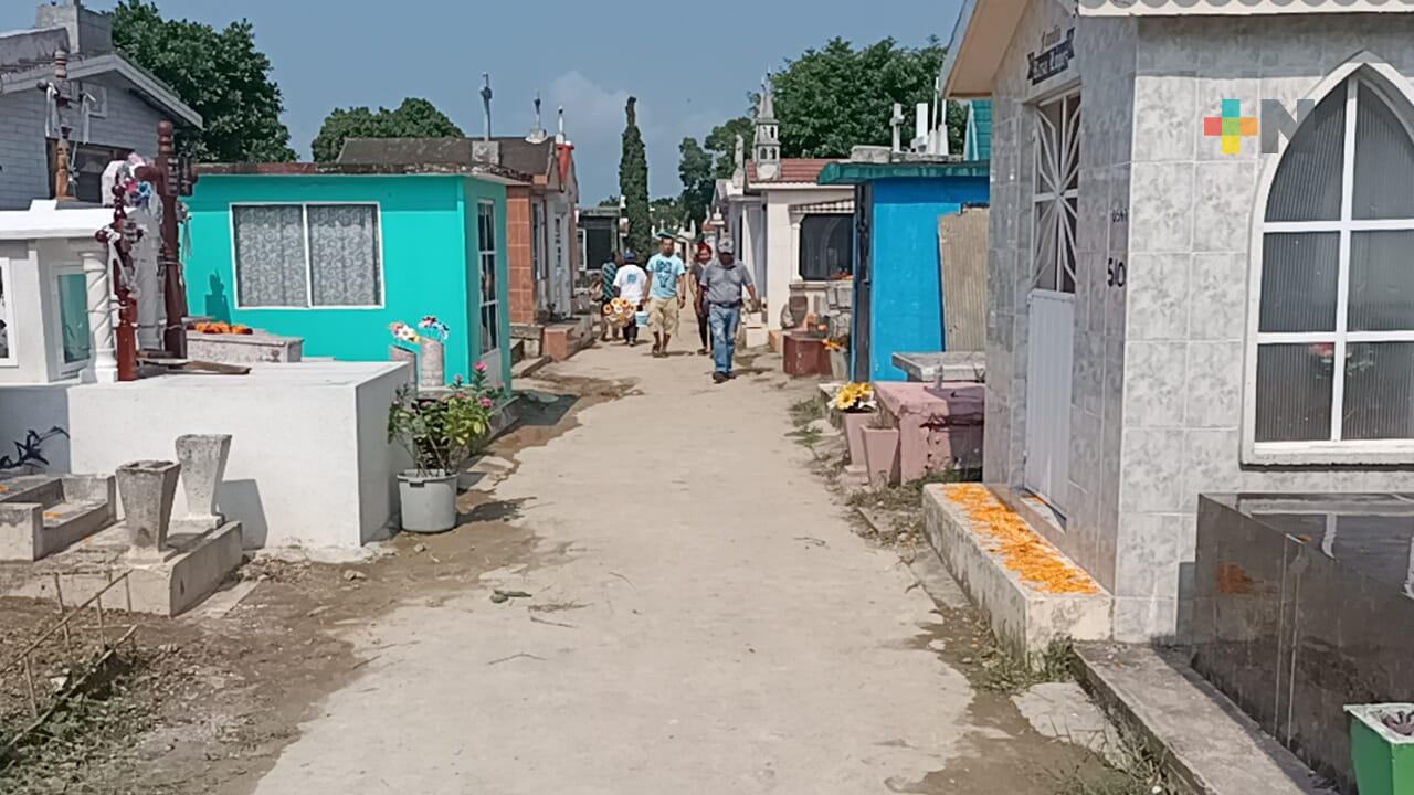 Panteón de Martínez de la Torre registra poca afluencia de visitantes este primero de noviembre