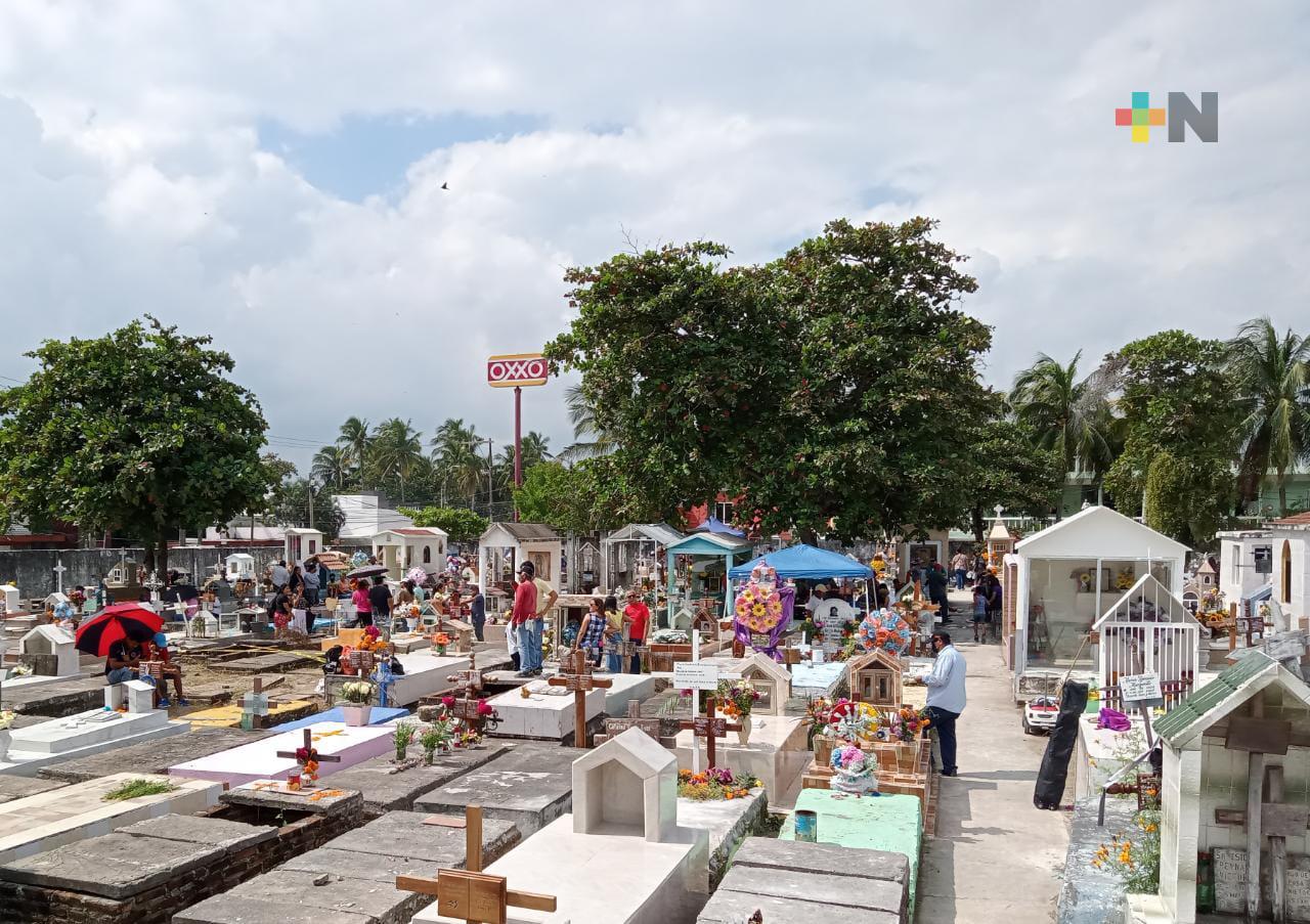 Sin contratiempos se realiza visita de boqueños a cementerios