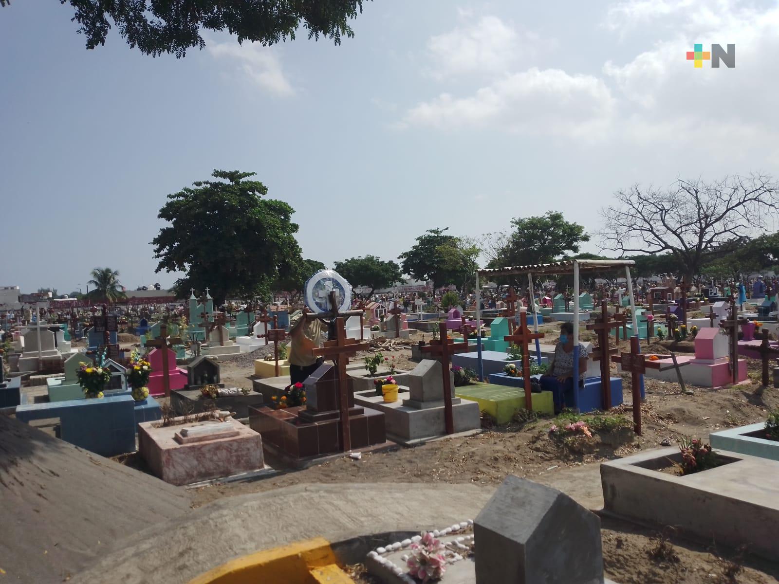 Realizan exhumaciones en panteón municipal de Veracruz