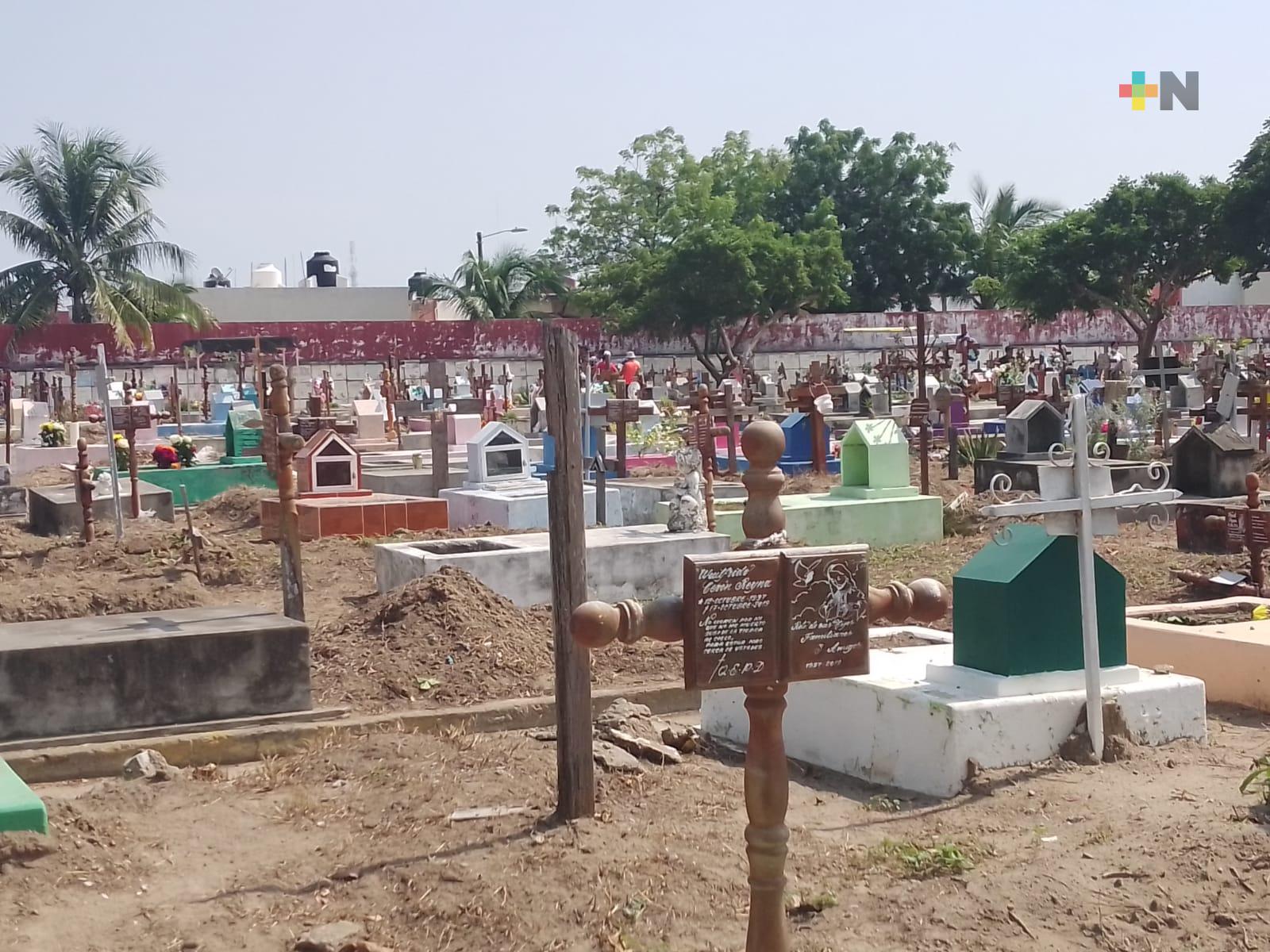 Ciudadanos más tranquilos al acudir a cementerios sin restricciones