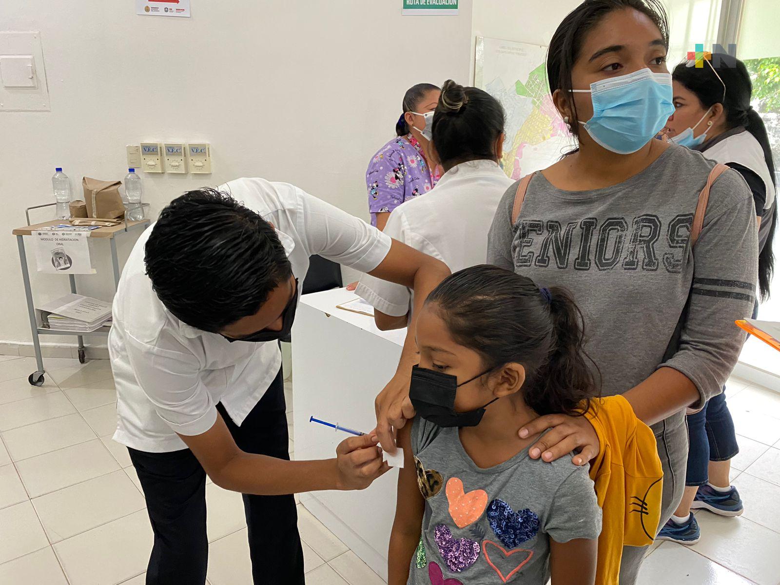 Vacunan contra Covid a población de 5 a 11 años en Cosamaloapan