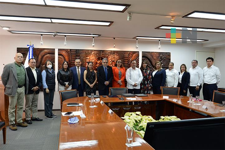 UV y CFE-Generación VI firmaron un par de convenios de colaboración