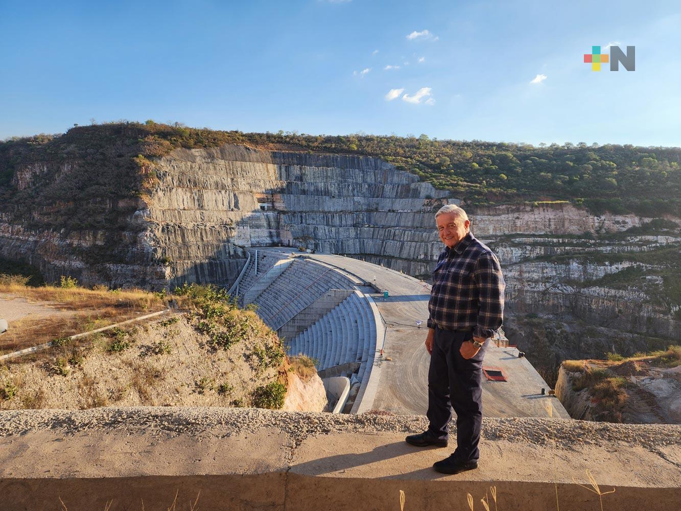 Presidente constata avances en obras hidráulicas en beneficio de cuatro estados