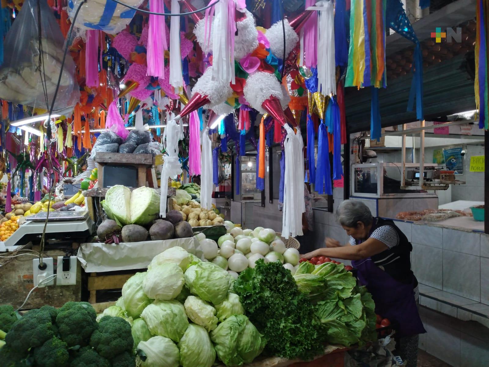 Continúan al alza productos de verduras y frutas en mercados de Veracruz