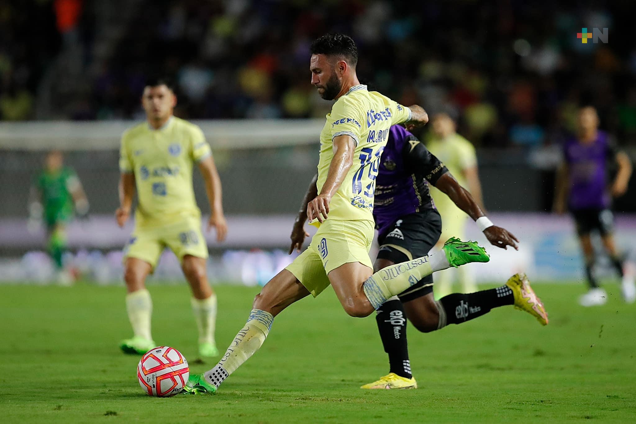 El veracruzano Miguel Layún firme en el América