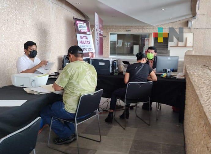 Más de 100 canjes de placas acumula la Oficina de Hacienda Coatzacoalcos