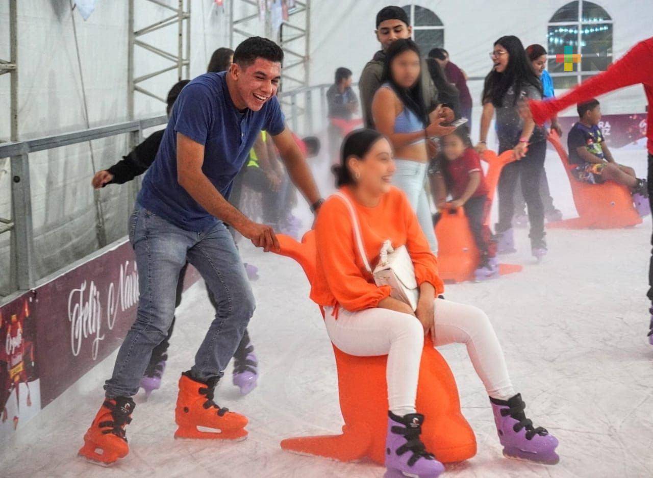 Paso del Macho disfruta al máximo la pista de patinaje sobre hielo: Eric Cisneros