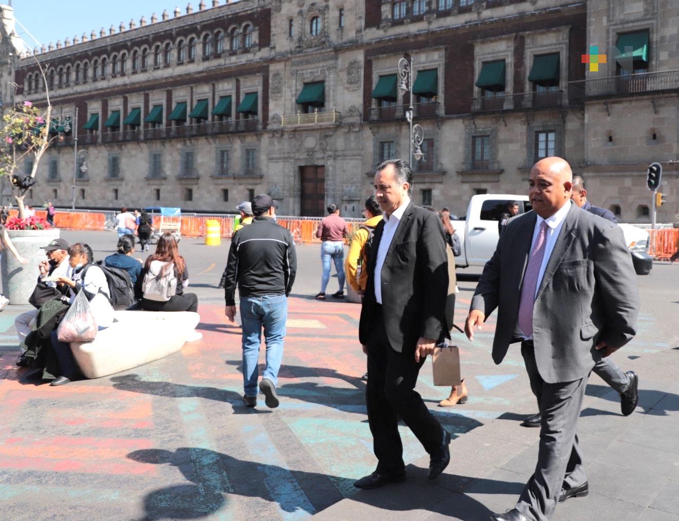 Gobernador Cuitláhuac García y el secretario de gobierno, Eric Cisneros participan en reunión del sur-sureste