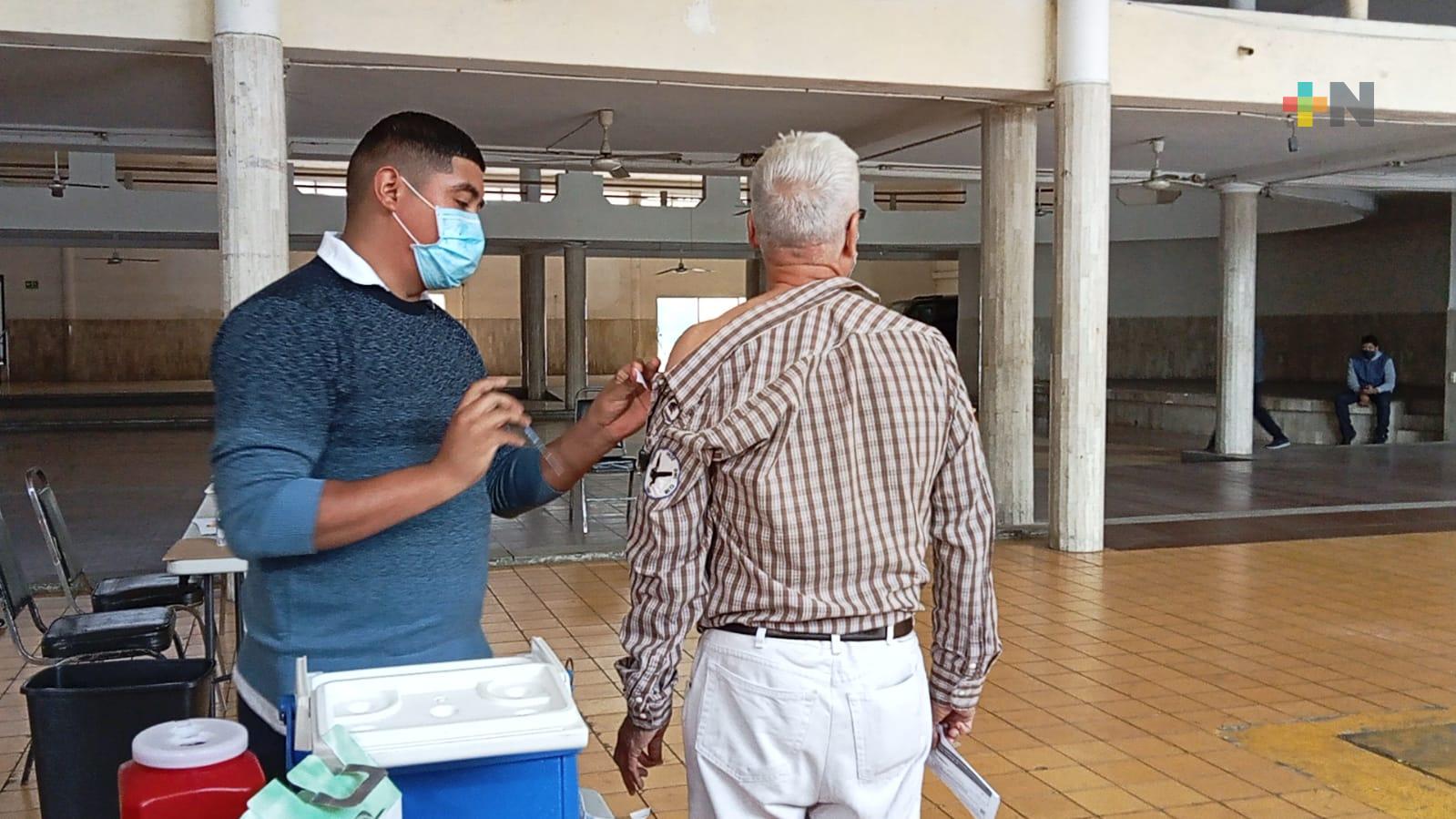Aplican vacuna Abdala contra Covid a mayores de 18 años en Veracruz y Boca del Río