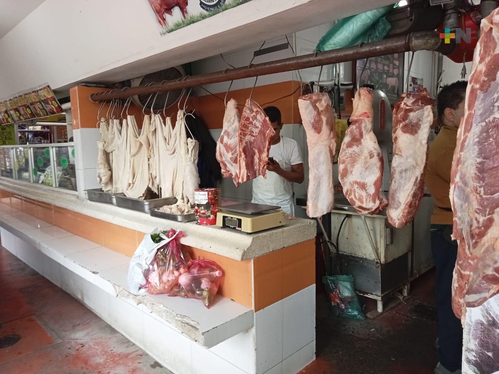 Registran tablajeros de mercado de Veracruz buenas ventas por Navidad