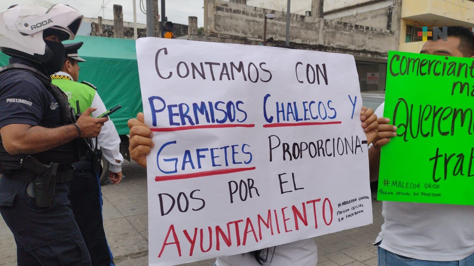 Protestan ambulantes desalojados del Malecón de Veracruz