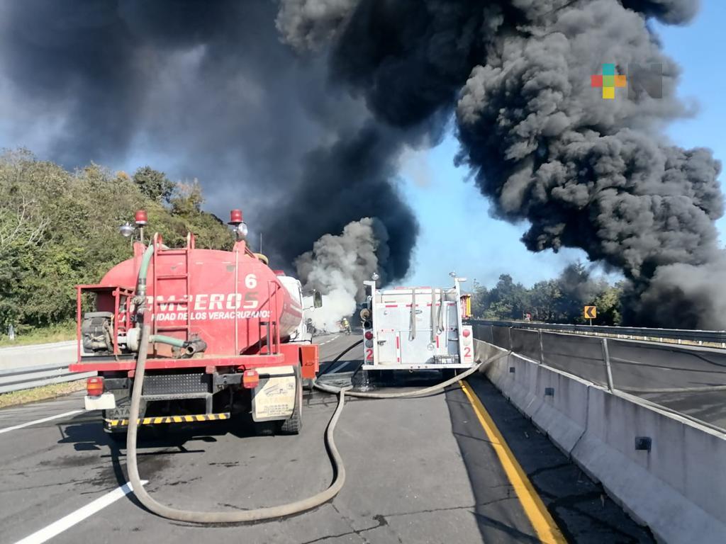 Por accidente cierran circulación de carretera Xalapa-Perote