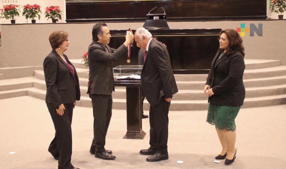 Manuel Ángel Gómez Cruz recibió medalla Adolfo Ruiz Cortines 2022