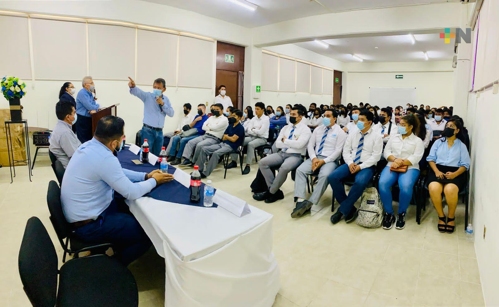 Capacita UECS a alumnos de UGM en prevención de secuestro y engaño telefónico