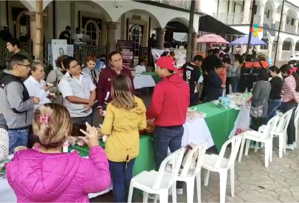Inauguran el mercado social «Tiankistli» en Chocamán