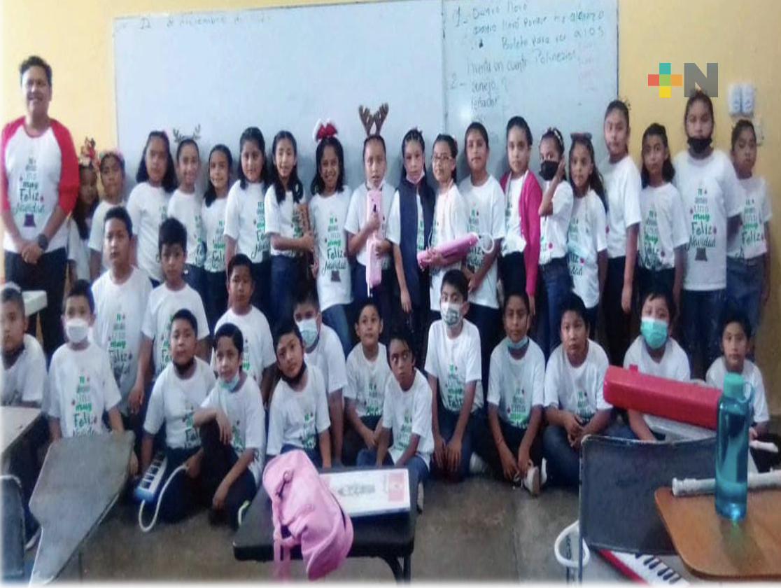 Kinders y escuelas primarias realizan festivales navideños y reactivan economía