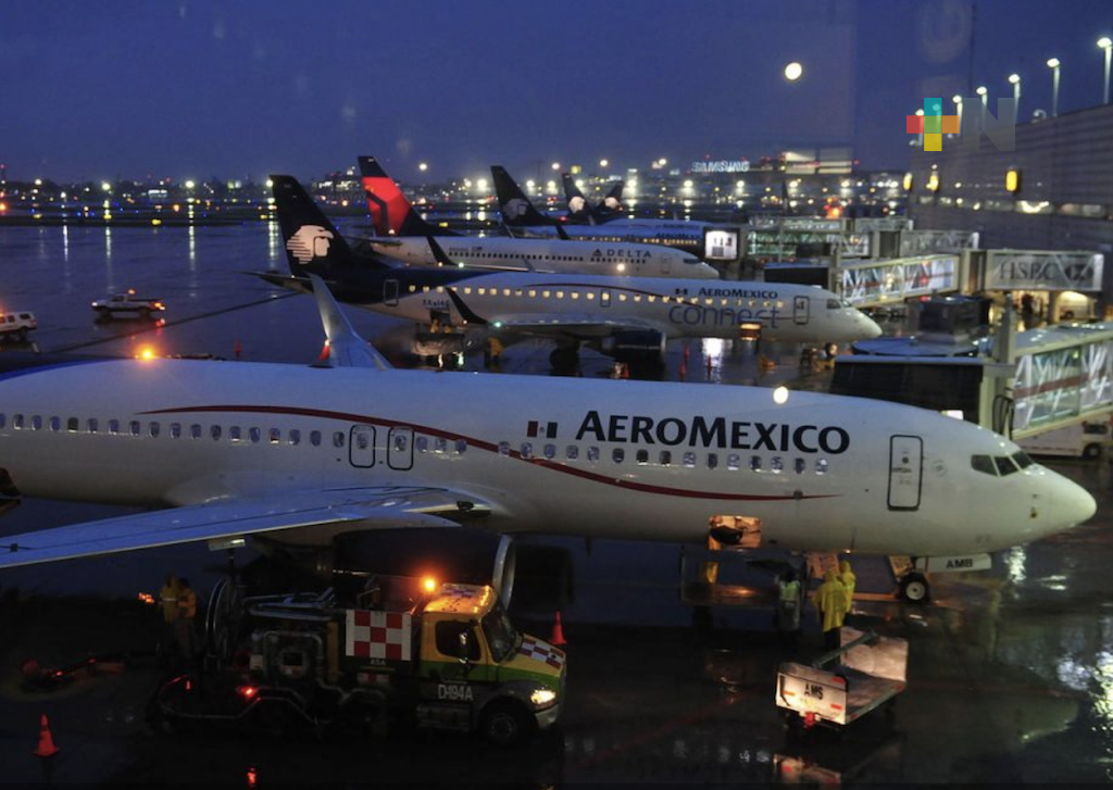 Gobierno busca mejorar servicio aéreo, se dialoga con empresas: López Obrador