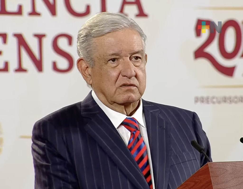 Espectaculares a favor de Sheinbaum, son temas del partido: AMLO