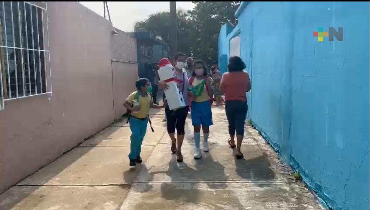 No hubo fuga de amoniaco en primaria de Coatza; falsa alarma de un padre de familia