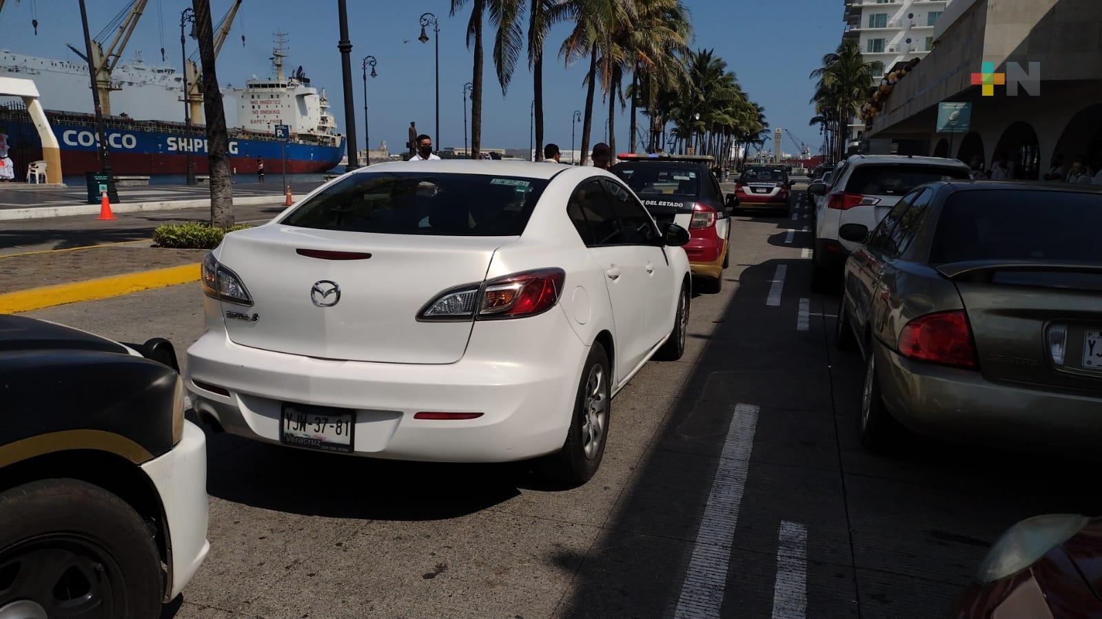 Detienen a automovilista por dar servicio de transporte a través de aplicación en Veracruz puerto