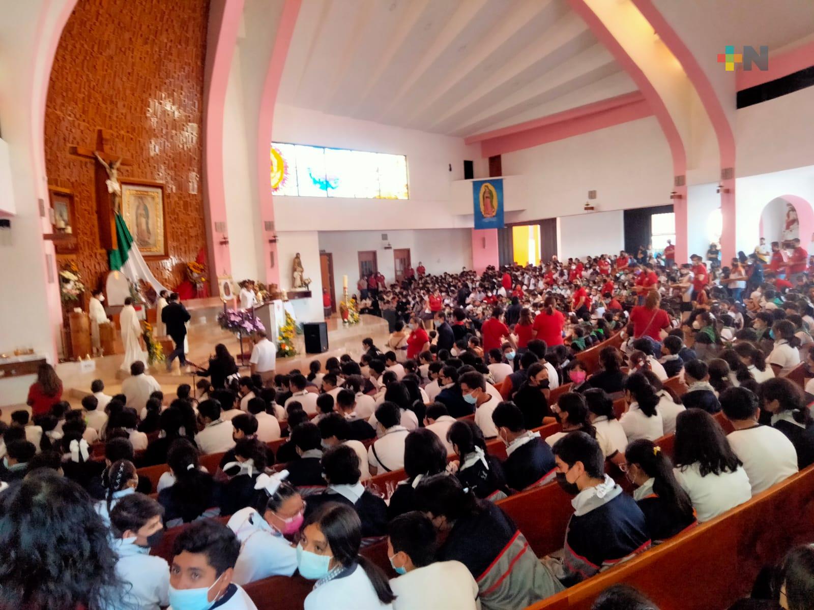 Escuela Morelos realiza peregrinación al santuario de la Basílica Menor en barrio de El Dique