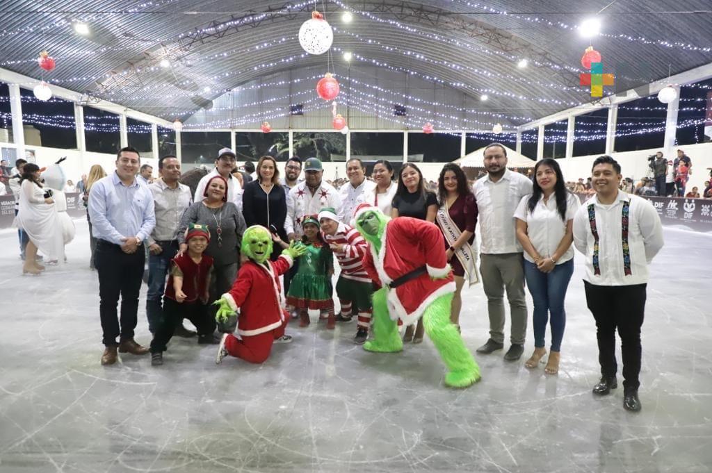 Inaugura Eric Cisneros magna pista de hielo y Villa iluminada en Martínez de la Torre