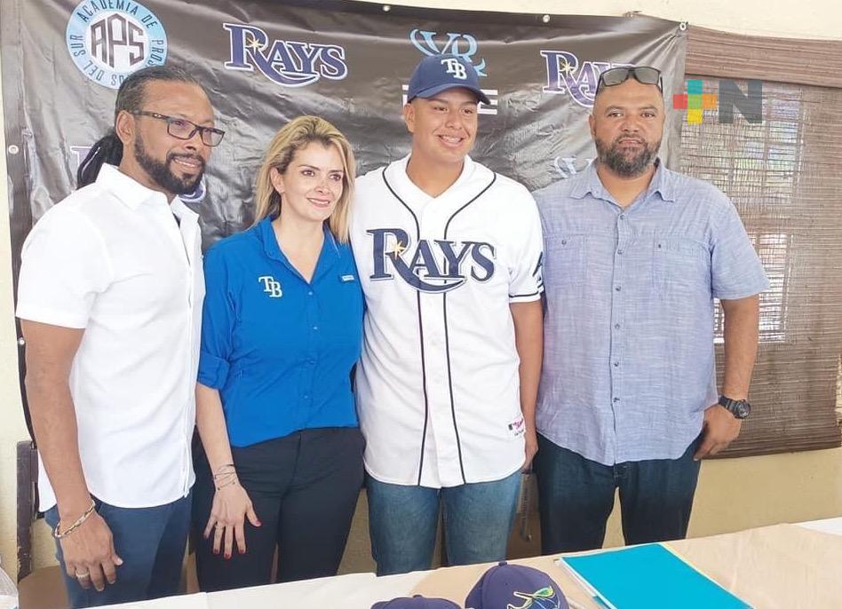 Mantarrayas de Tampa Bay firman al pitcher veracruzano, Josué Juárez Pérez