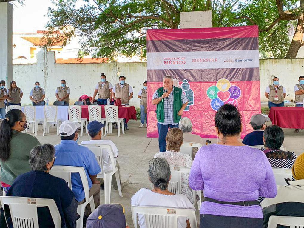 En Cosamaloapan continuó entrega de tarjetas de los programas sociales