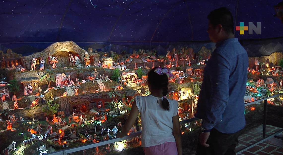 En Coatzacoalcos instalan nacimiento más grande de la región