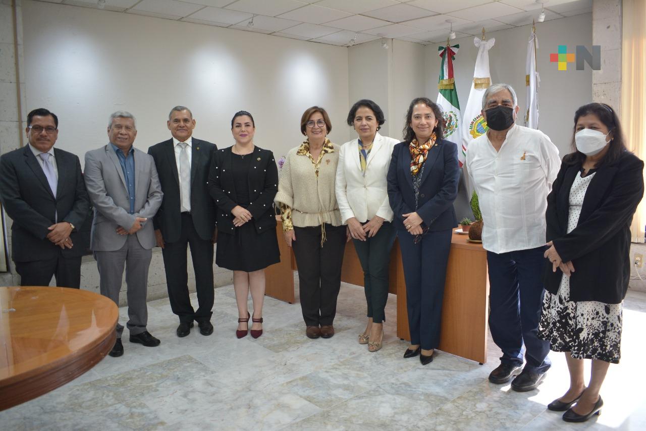 Atiende presidenta del Congreso a representantes de la UV