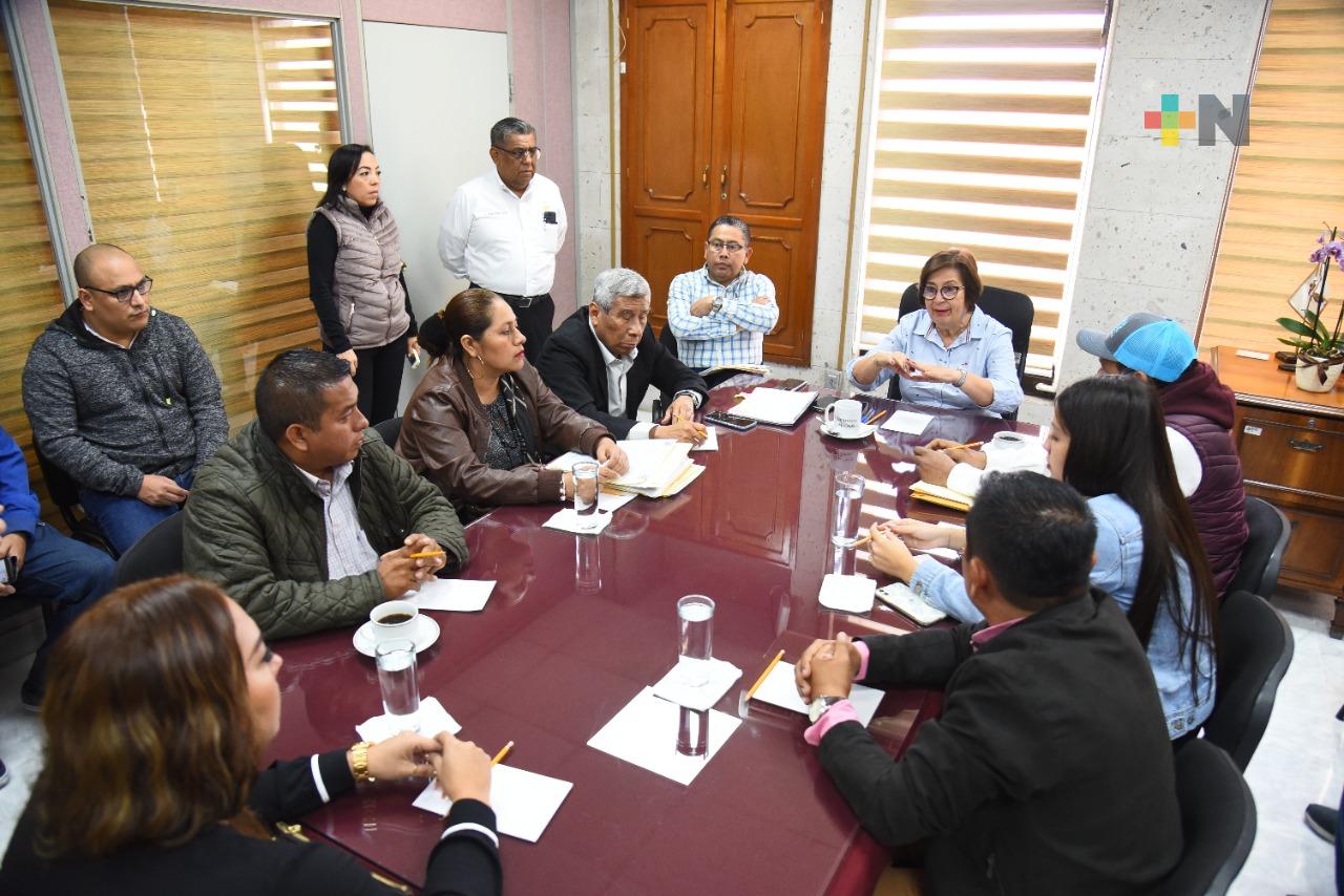 Atiende presidenta del Congreso a ediles de Cazones de Herrera