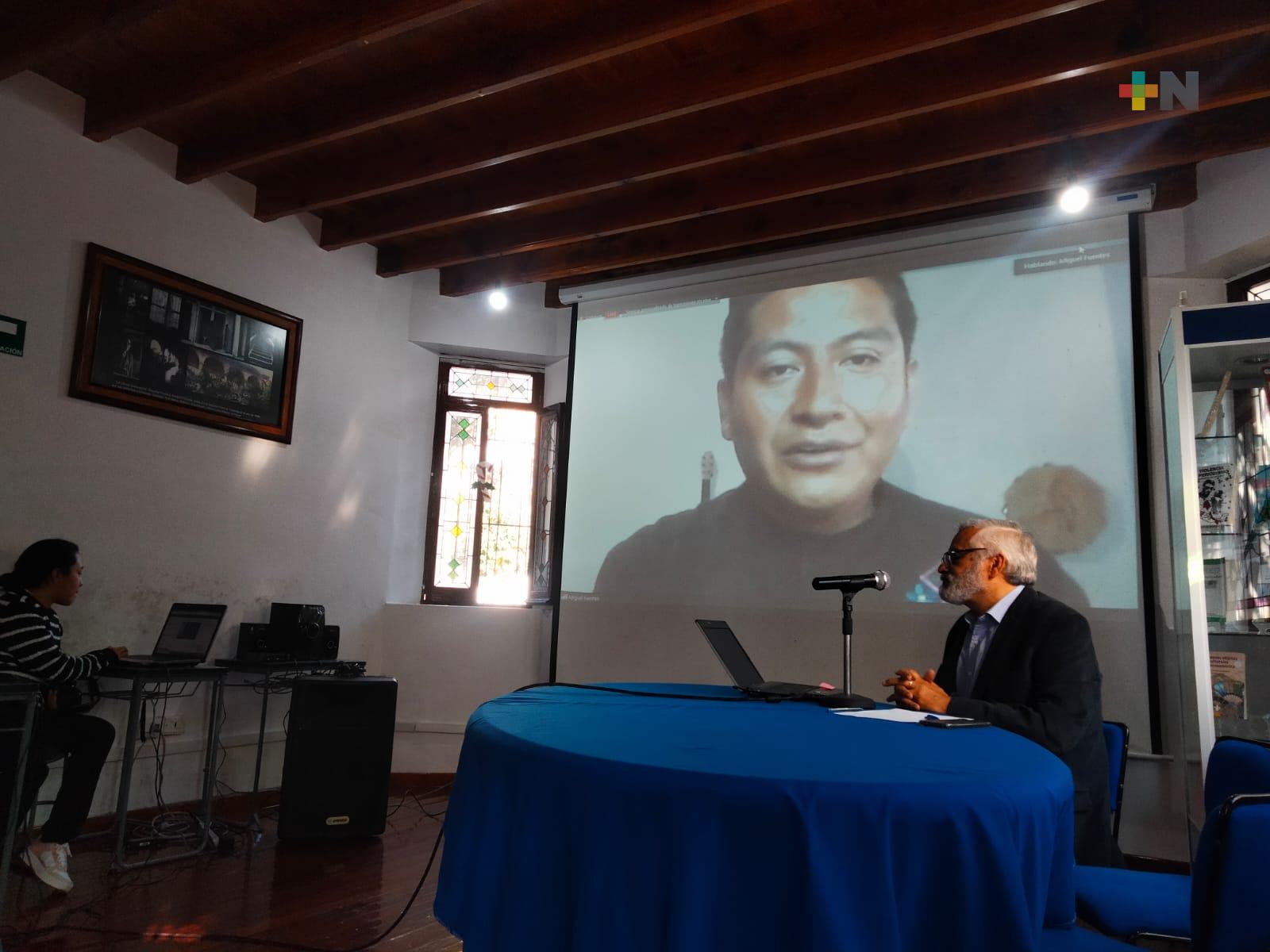 Coloquio sobre son jarocho en UV revisa transmisión del saber en esta expresión musical