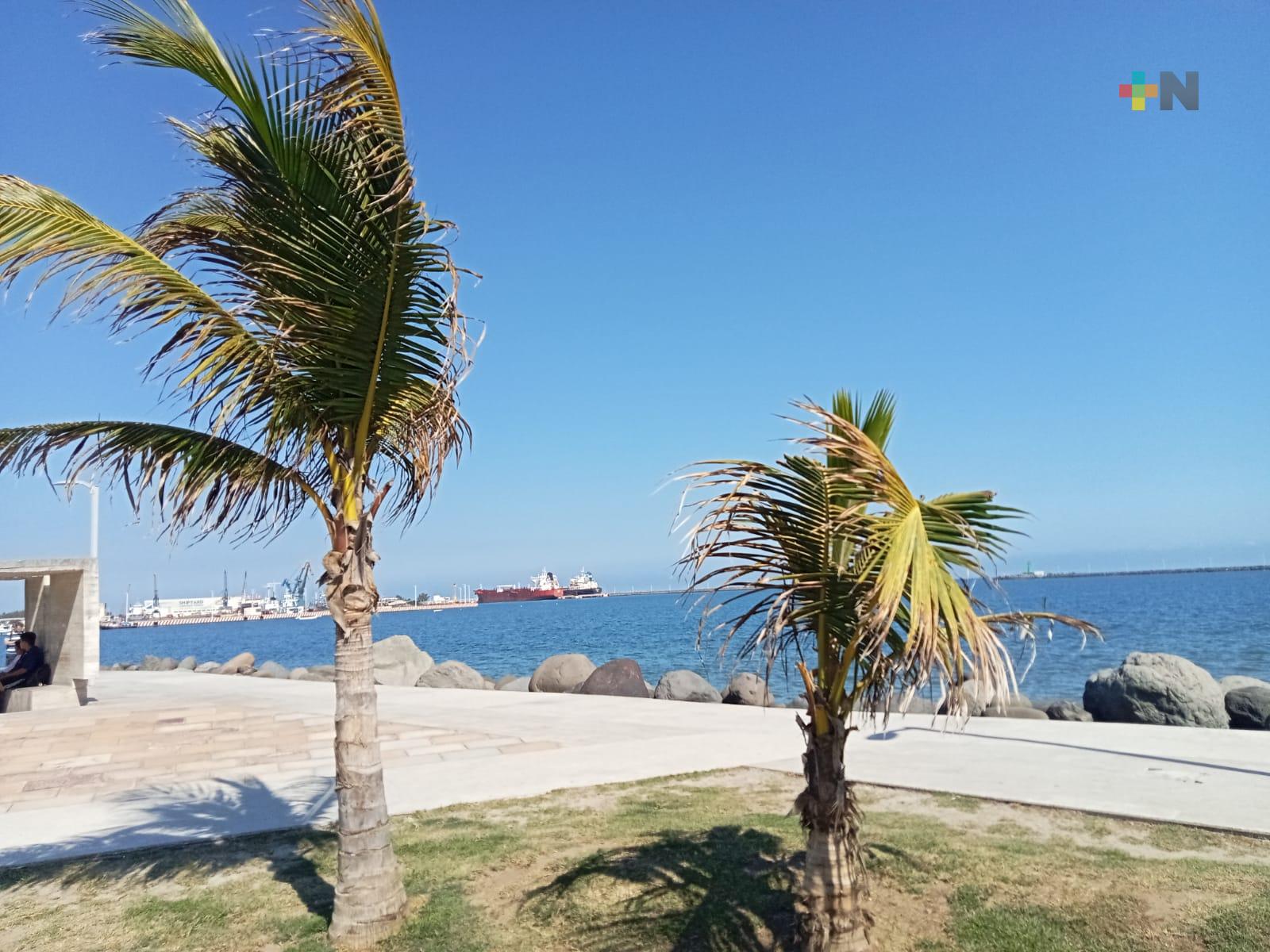 Ambiente caluroso por surada, tormentas y lluvias en zona montañosa