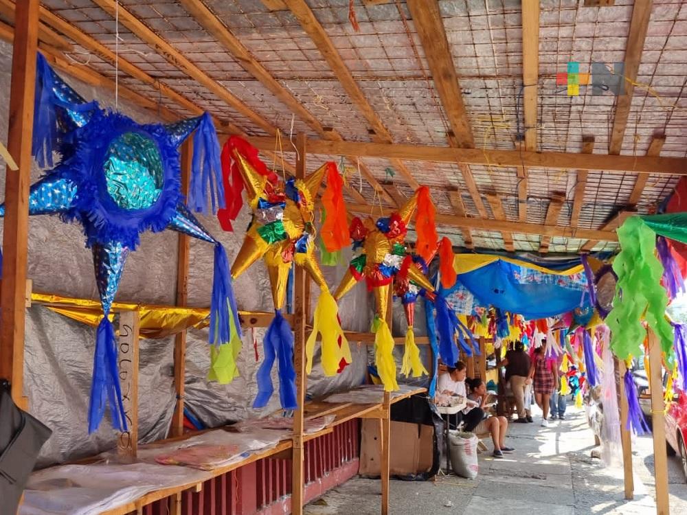 Frente frío 19 afectó a comerciantes de piñatas en Coatza