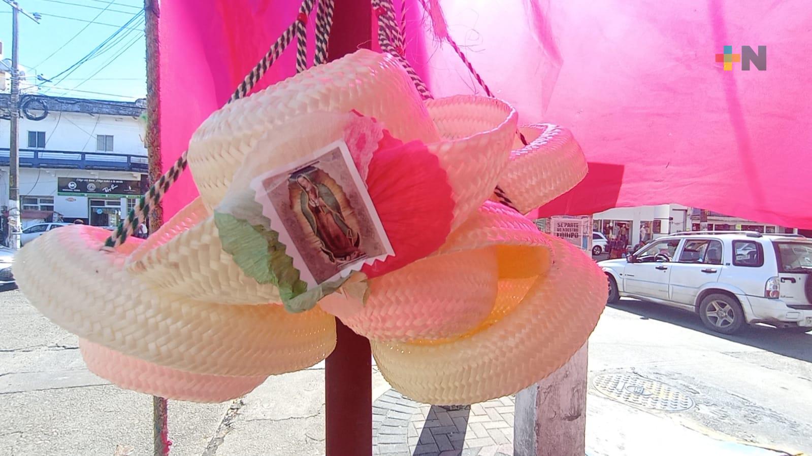 Vendedores de artículos guadalupanos regresan al municipio de Coatzacoalcos